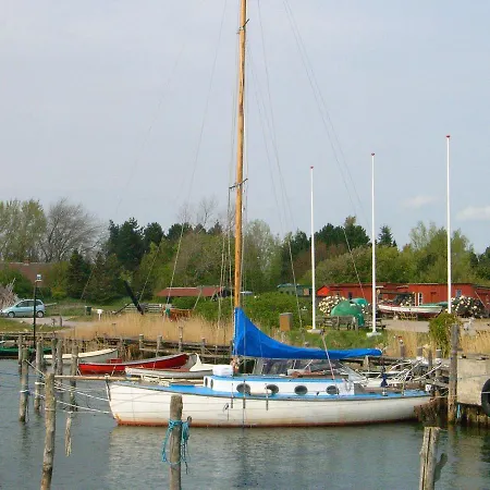 Feriehus Three-bedroom Holiday In 1 *